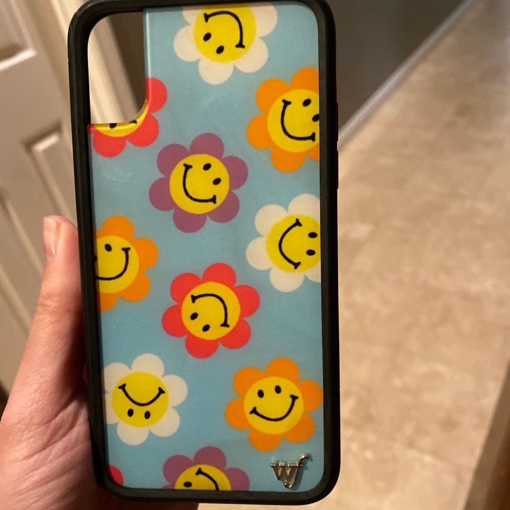 smiley wildflower case